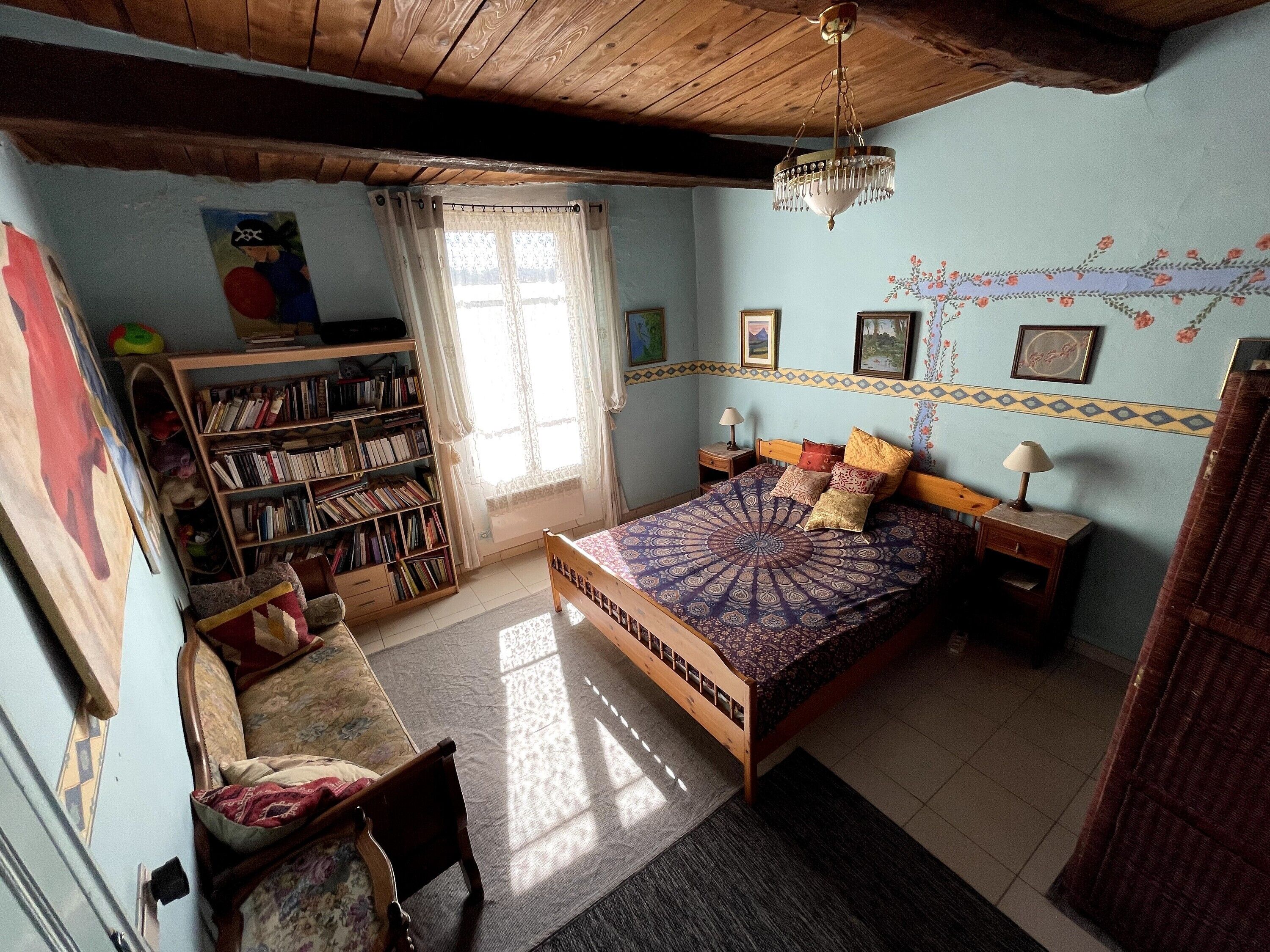 2 chambres, fer et planche à repasser, Wi-Fi, draps fournis