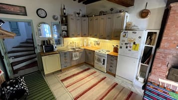 Mikrobølgeovn, opvaskemaskine, brødrister