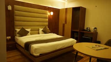 Signature Double Room, City View | Desk, free WiFi