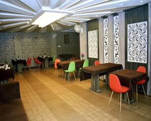 Restaurant - Hotel Uma Palace Gorakhpur (Gorakhpur)