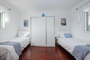 Unclassified image, 5 of 6, button - Vrbo Property (Lagoa)