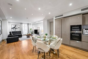 House - Mayfair Residence on Park Lane With Concierge (London)