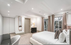 House - Mayfair Residence on Park Lane With Concierge (London)