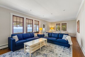 TV - Waterfront home with scenic porches, yard, grill, jetted tub, central AC, & W/D (Annapolis)