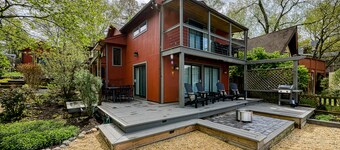 Serene waterfront home with kayaks, paddle board, grill, firepit, W/D, and AC