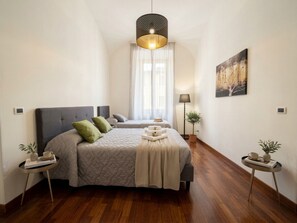 2 室のベッドルーム、アイロン / アイロン台、WiFi、ベッドシーツ