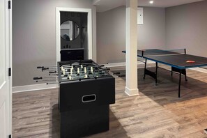Game room - Renovated, dog-friendly home with private pool, hot tub & stunning backyard (Pasadena)