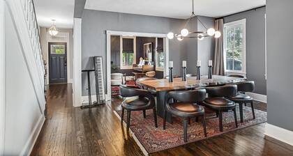 2-story downtown home with enclosed yard, deck, firepit, gas grill & fireplace