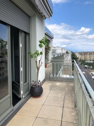 Splendide Attique à GENEVE - CHAMPEL