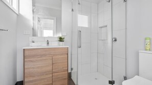 Shower - Days by the Bay for relaxed and easy living (Apollo Bay)