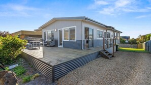 Exterior - Days by the Bay for relaxed and easy living (Apollo Bay)