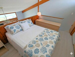 1 slaapkamer, een strijkplank/strijkijzer, gratis wifi, beddengoed