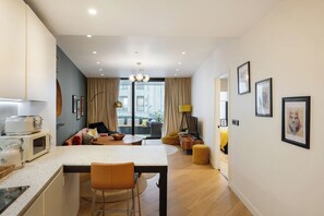 Unclassified image, 4 of 34, button - Luxury 1-Bed w. Gym + Pool + Cinema - Soho House Building (London)