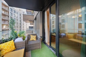 Unclassified image, 3 of 34, button - Luxury 1-Bed w. Gym + Pool + Cinema - Soho House Building (London)