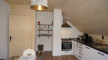 Apartment, 2 Bedrooms, Pets Allowed, Mountain View | Private kitchen | Coffee/tea maker, electric kettle