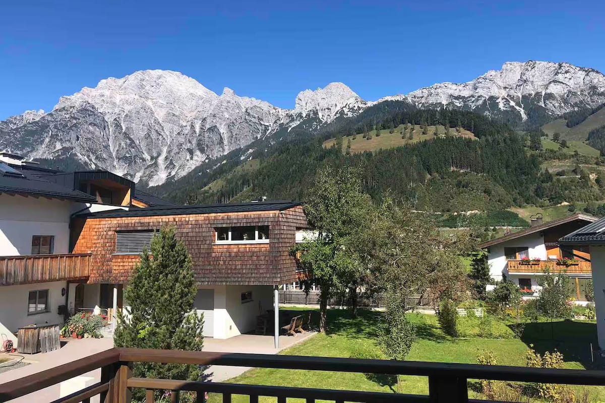 Apartment, 2 Bedrooms, Pets Allowed, Mountain View | Balcony view