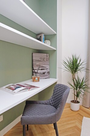 Apartment, 2 Schlafzimmer, Nichtraucher, Küche | Schreibtisch, laptopgeeigneter Arbeitsplatz, kostenloses WLAN