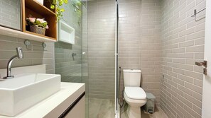 Apartment | Bathroom - FRENTE MAR 2 QUARTOS OCEAN - By Living (João Pessoa)