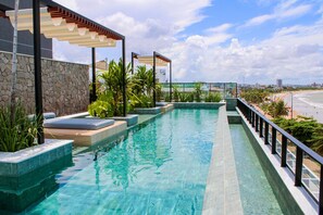 Outdoor pool - FRENTE MAR 2 QUARTOS OCEAN - By Living (João Pessoa)