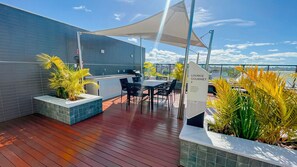 Outdoor dining - FRENTE MAR 2 QUARTOS OCEAN - By Living (João Pessoa)