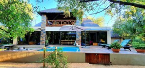 Unclassified image, 4 of 18, button - Loerie Escape – Luxury Bushveld Retreat Near Kruger Park in Marloth Park SA (Marloth Park)