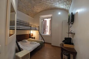 1 chambre, bureau, fer et planche à repasser, Wi-Fi gratuit