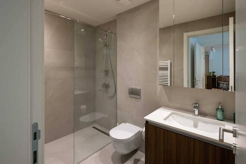Luxury Apartment, City View | Bathroom