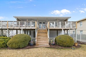 Exterior - Bacon Bits-Pet Friendly House in Atlantic Beach, NC (Atlantic Beach)