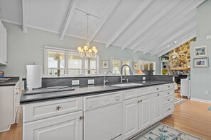 Fridge, microwave, oven, stovetop - Bacon Bits-Pet Friendly House in Atlantic Beach, NC (Atlantic Beach)
