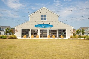 Exterior - Beautime-Pet Friendly Home in Downtown Beaufort, NC (Beaufort)