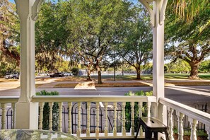Property grounds - Renovated 3BR Historic Apartment Overlooking Forsyth Park by Lucky Savannah (Savannah)
