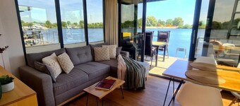 Exclusive houseboat in Weyhe with sauna - a special kind of vacation