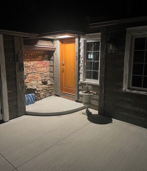 Exterior detail - Lovely 4-Bedroom Cottage with a Lake View (Conneaut)