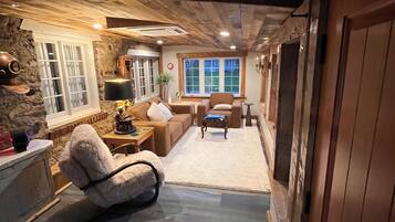 壁爐、電子遊戲、書籍