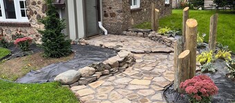 Lake view! Lovely 4-bedroom cottage with AC in soothing Conneaut