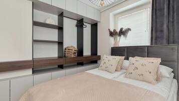 1 bedroom, iron/ironing board, travel cot, WiFi