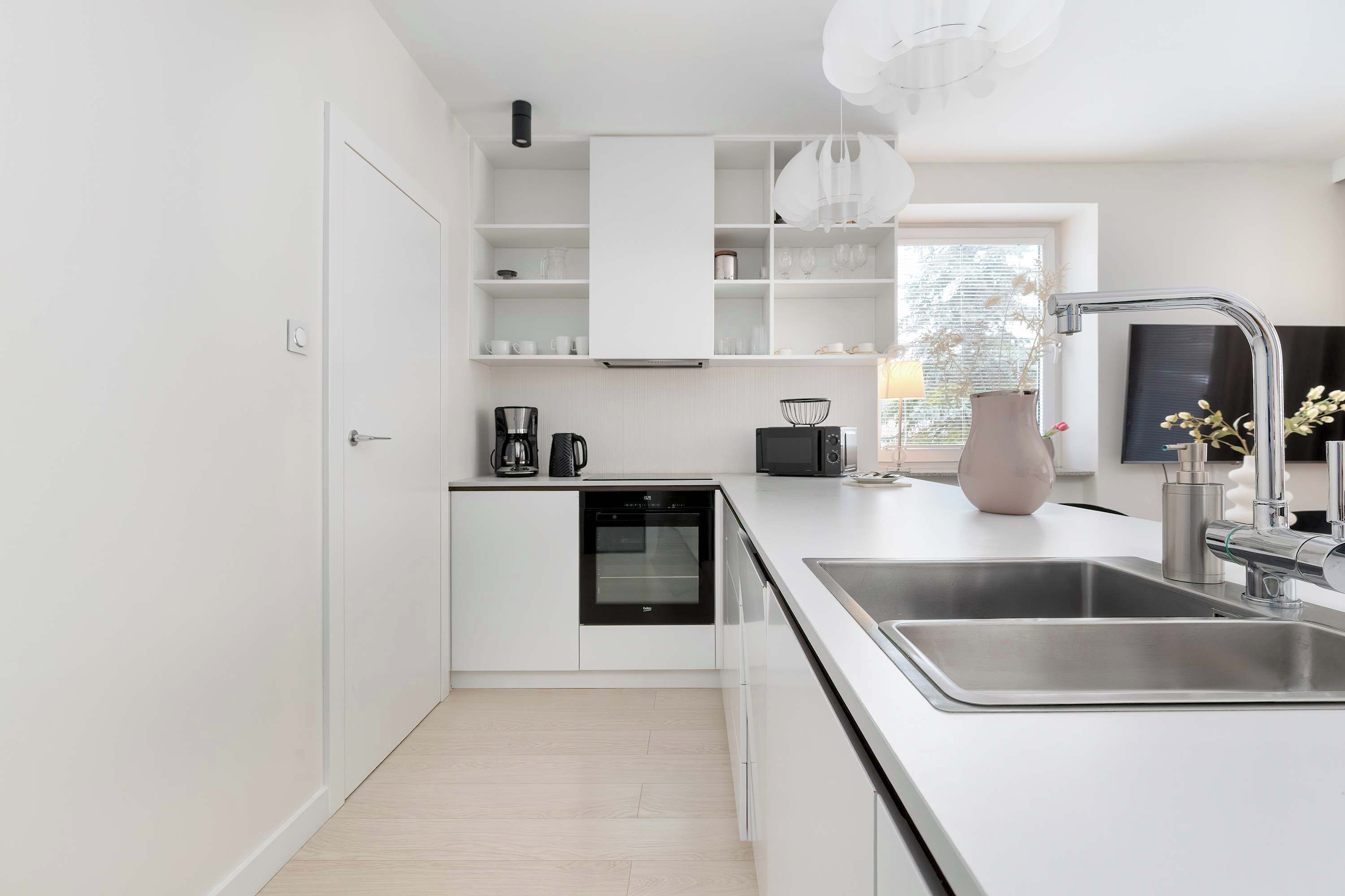 Refrigerador, microondas, horno, placa de cocina