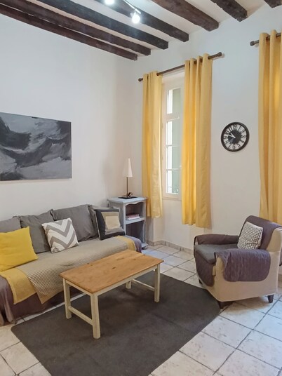Spacious, bright apartment