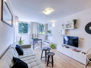 Apartment (OneBedroom Apartment with parking) | Living room - Apartment Promenada (Dubrovnik)