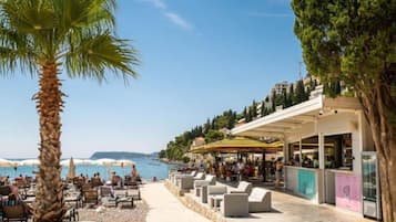 Apartment (OneBedroom Apartment with parking) | Exterior