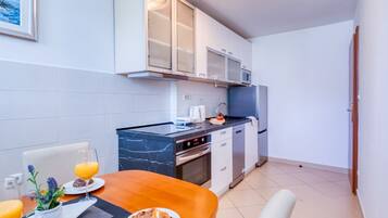 Apartment (OneBedroom Apartment with parking) | Esszimmer