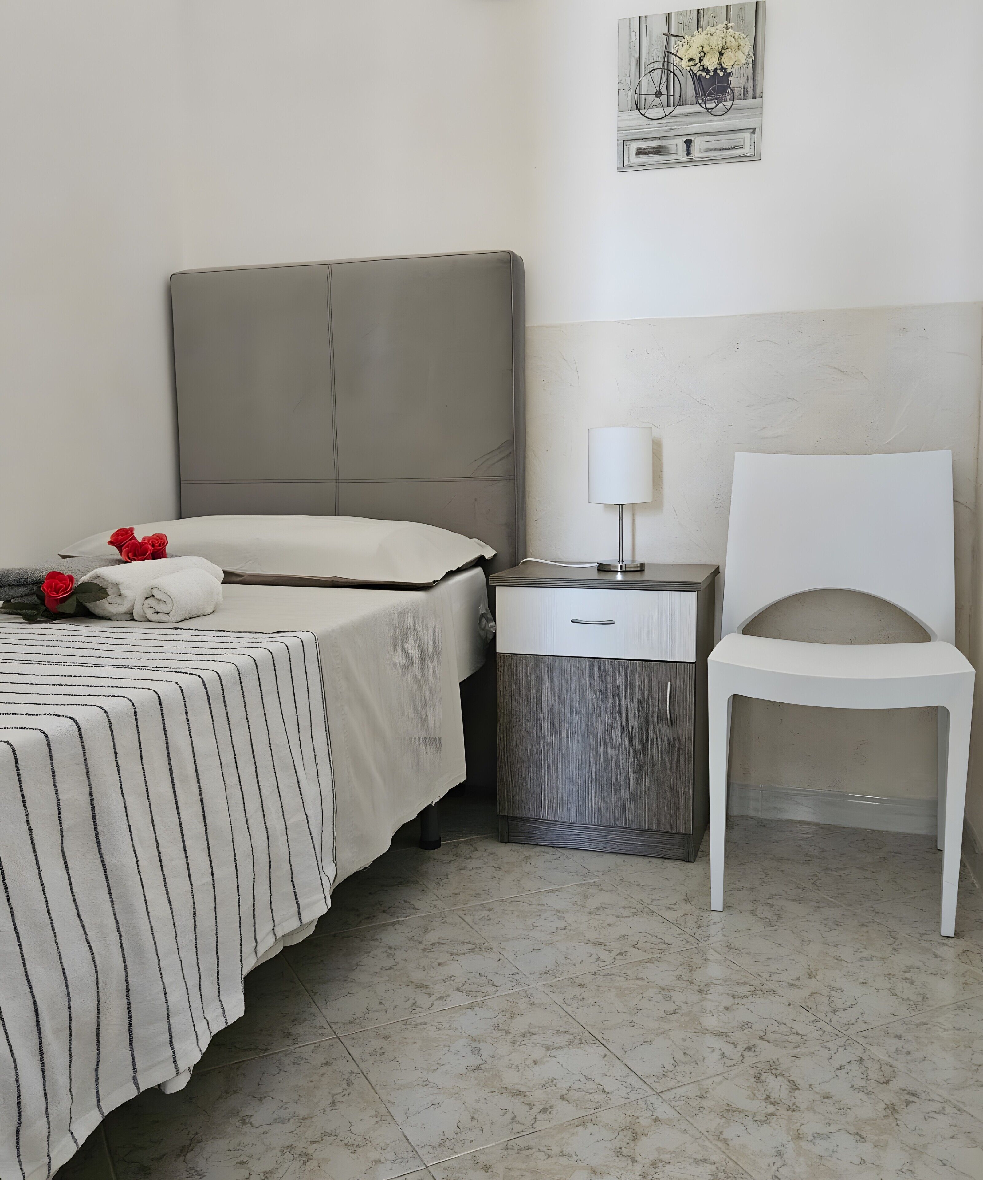 5 bedrooms, WiFi, bed sheets