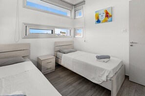 3 bedrooms, iron/ironing board, WiFi, bed sheets - Golden Marine Seaside Villa 100m from Kalamies Beach in Pernera, Protaras (Pernera)