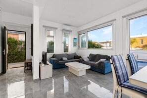 TV - Golden Marine Seaside Villa 100m from Kalamies Beach in Pernera, Protaras (Pernera)