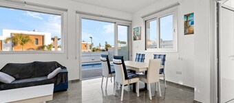 Golden Marine Seaside Villa 100m from Kalamies Beach in Pernera, Protaras