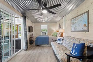 3 bedrooms, iron/ironing board, WiFi, bed sheets - Golf Cart avail! Walk to the Waves: Play & Unwind! (Waveland)
