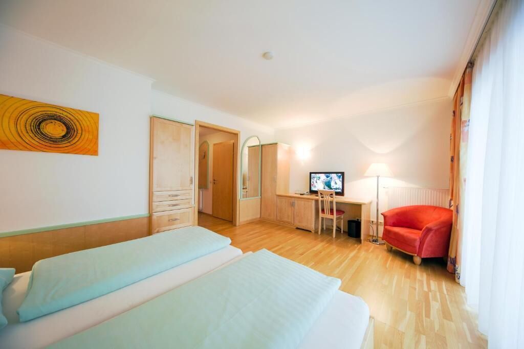 In-room safe, free WiFi