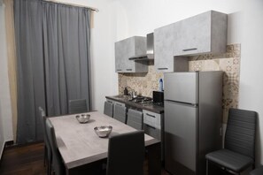 Double Room, Balcony, Courtyard View - B&B Palazzo Fischetti (Catania)