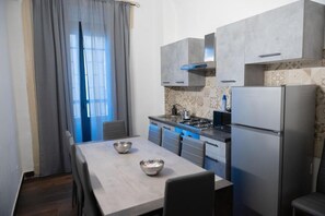 Double Room, Balcony, Courtyard View - B&B Palazzo Fischetti (Catania)