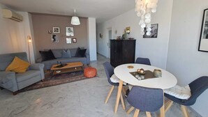 Interior - New!! Enjoy Benalmadena Costa!! Magnificent views, 2 bedrooms, terrace, garage (Benalmádena)
